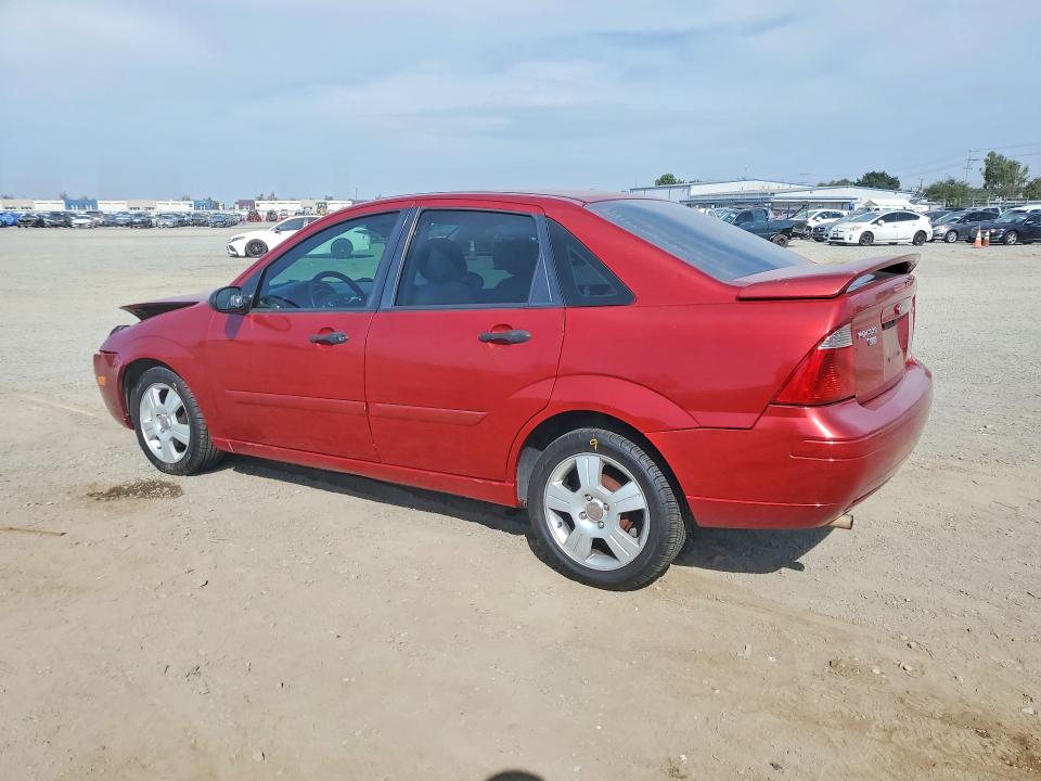 Zdjęcie 2 z aukcji – 2005 FORD FOCUS z VIN 1FAHP34N85W189237