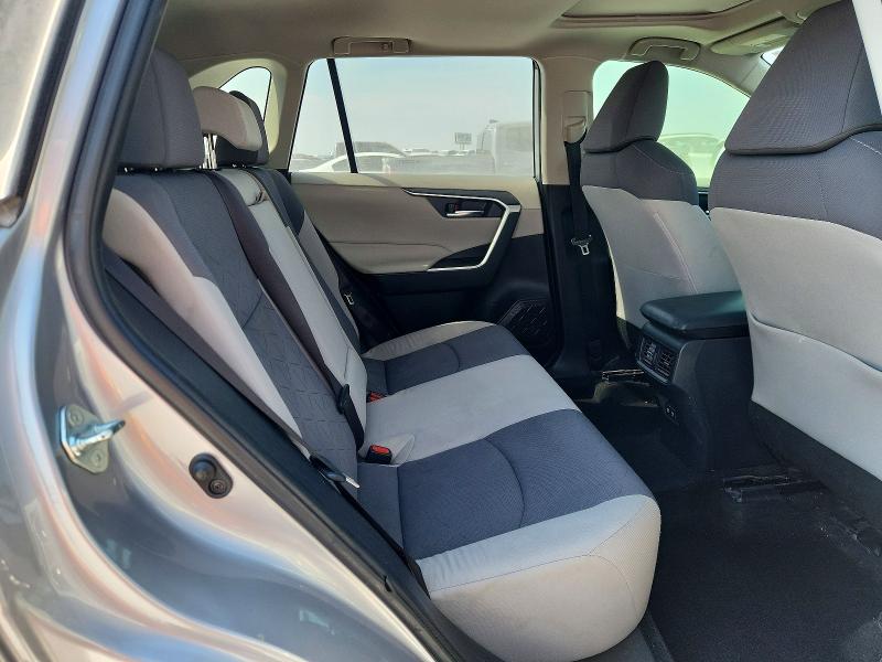 Photo 11 from auction – 2019 TOYOTA RAV4 with VIN JTMW1RFV5KD024711