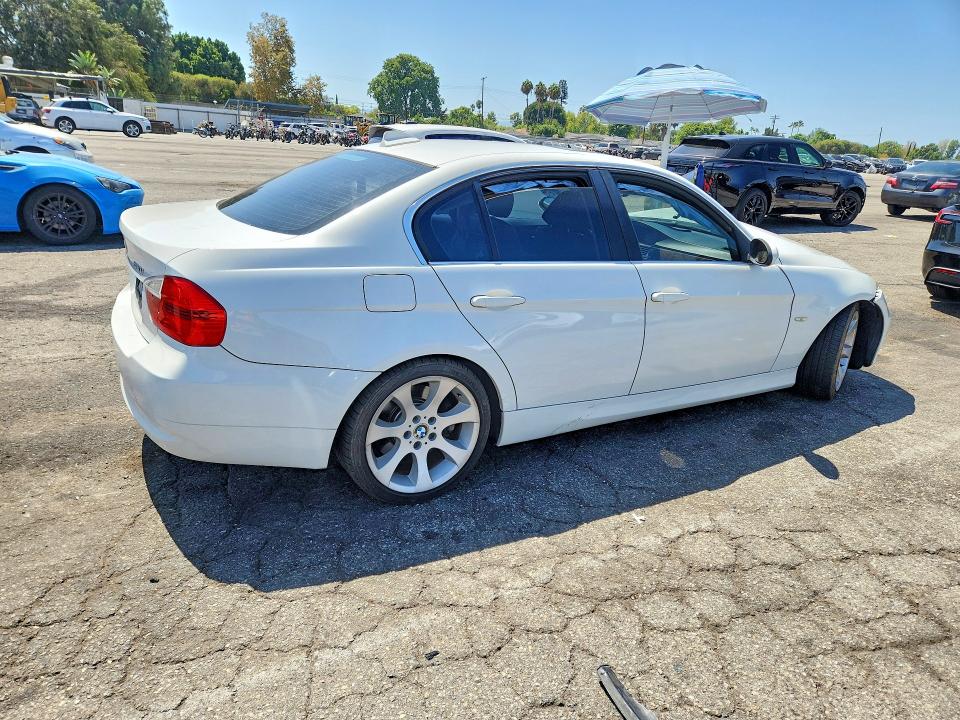 Photo 3 from auction – 2006 BMW 330 with VIN WBAVB33546PS19419