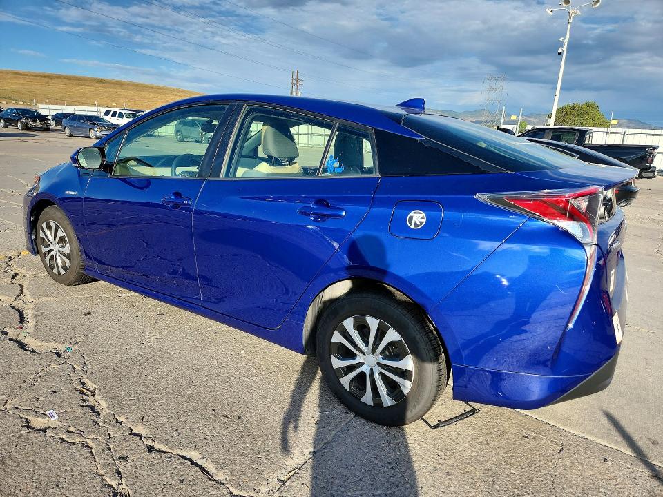 Photo 2 from auction – 2016 TOYOTA PRIUS with VIN JTDKARFU9G3521585