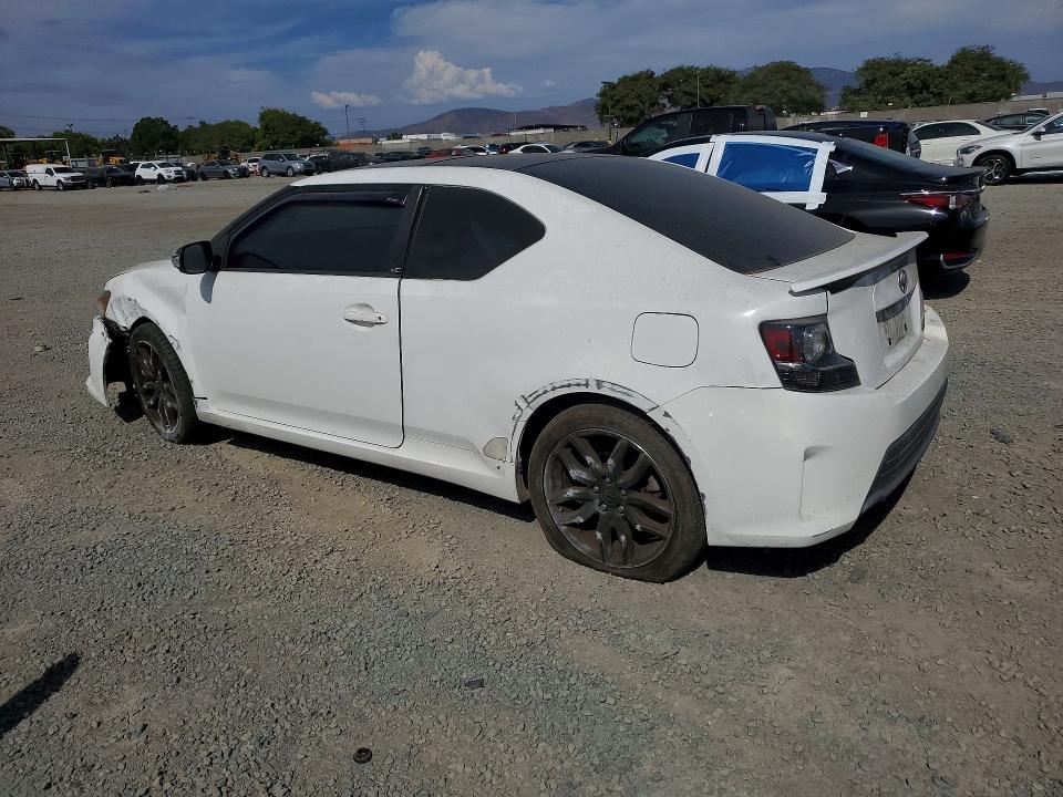 Photo 2 from auction – 2014 SCION TC with VIN JTKJF5C74E3076229