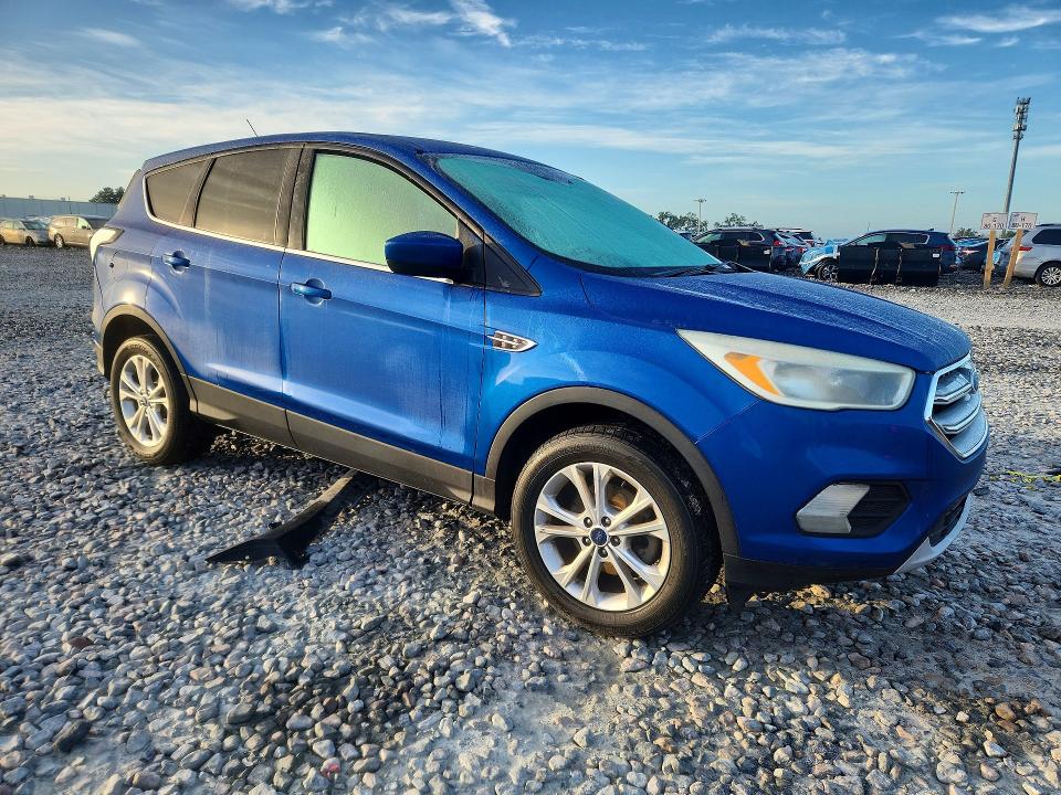 Photo 4 from auction – 2017 FORD ESCAPE with VIN 1FMCU0GD4HUD24823