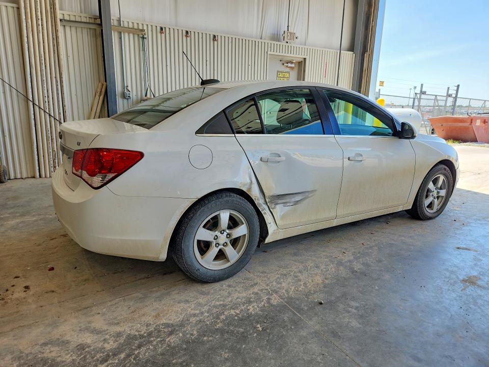 Photo 3 from auction – 2015 CHEVROLET CRUZE with VIN 1G1PC5SB4F7183364