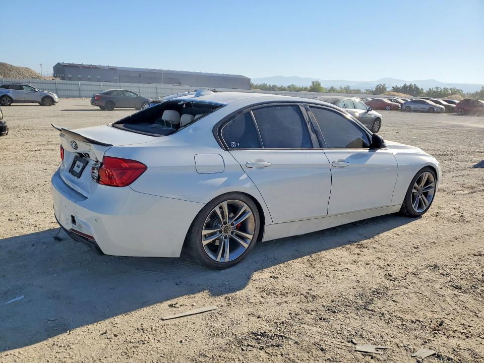Photo 3 from auction – 2018 BMW 330 with VIN WBA8B9G56JNU99441