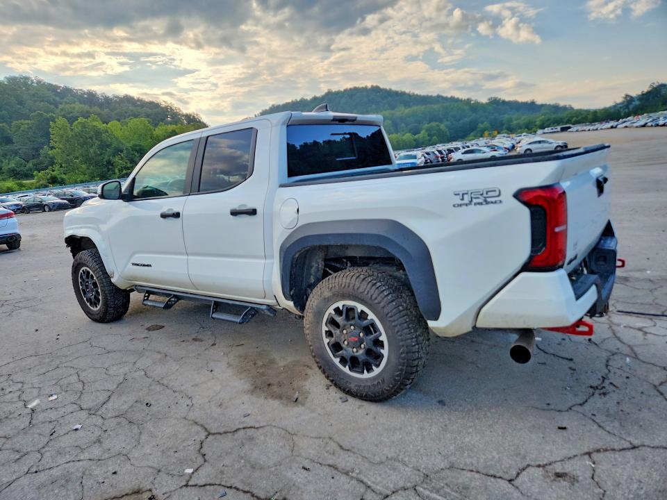 Photo 2 from auction – 2024 TOYOTA TACOMA with VIN 3TMLB5JN9RM045270
