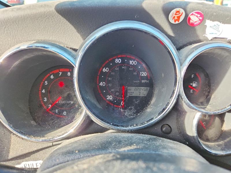 Photo 9 from auction – 2005 TOYOTA MATRIX with VIN 2T1LR32E85C326980