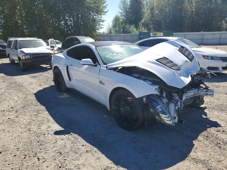 Photo 4 from auction – 2020 FORD MUSTANG with VIN 1FA6P8CF6L5142077