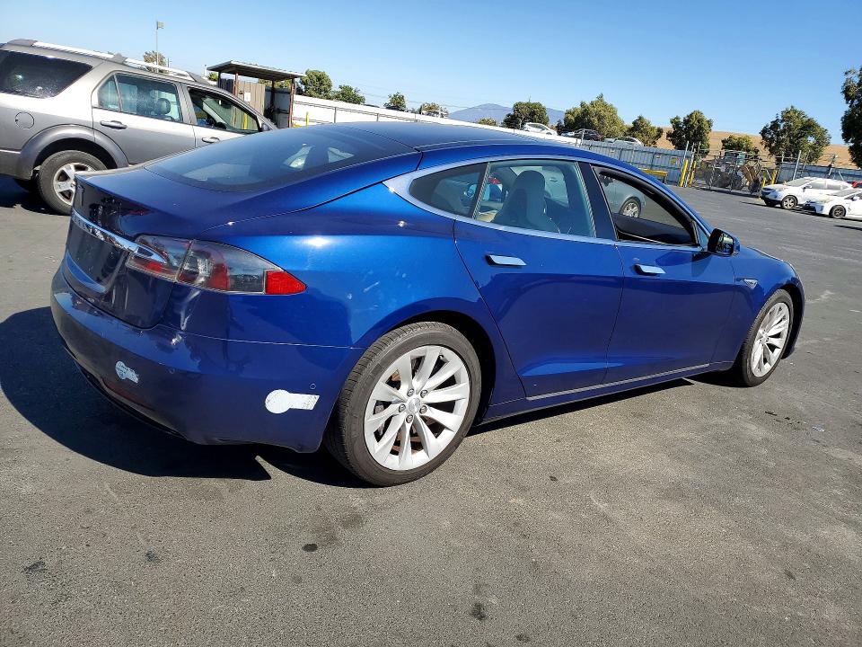 Photo 3 from auction – 2016 TESLA MODEL S with VIN 5YJSA1E29GF160556
