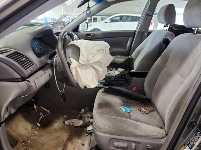 Photo 7 from auction – 2004 TOYOTA CAMRY with VIN 4T1BE32K14U909370