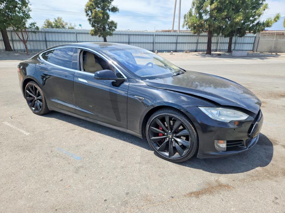 Photo 4 from auction – 2013 TESLA MODEL S with VIN 5YJSA1CG7DFP22514