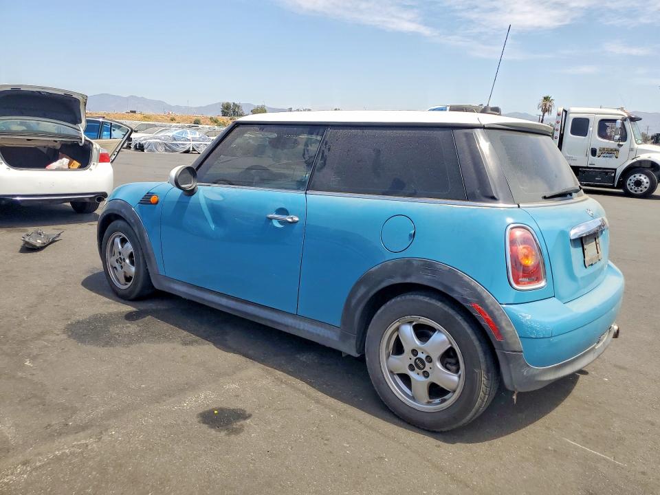 Photo 2 from auction – 2009 MINI COOPER with VIN WMWMF33599TW76271