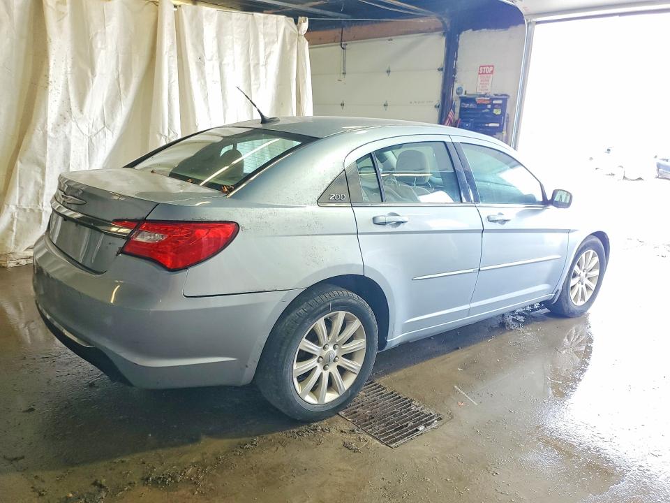 Photo 3 from auction – 2012 CHRYSLER 200 with VIN 1C3CCBBB2CN190832