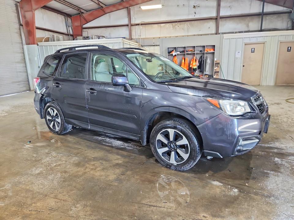 Photo 4 from auction – 2017 SUBARU FORESTER with VIN JF2SJAEC5HG588562