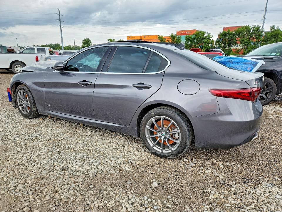 Photo 2 from auction – 2018 ALFA ROMEO GIULIA with VIN ZARFAEDNXJ7563985