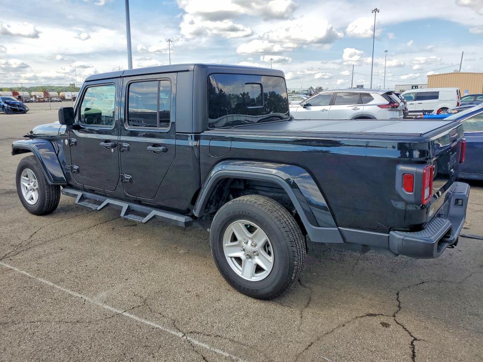 Photo 2 from auction – 2021 JEEP GLADIATOR with VIN 1C6HJTAG7ML531821