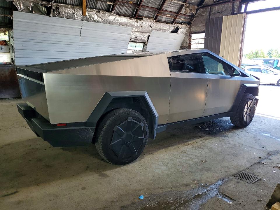 صورة رقم 3 من المزاد - 2024 TESLA CYBERTRUCK مع VIN 7G2CEHED1RA043019