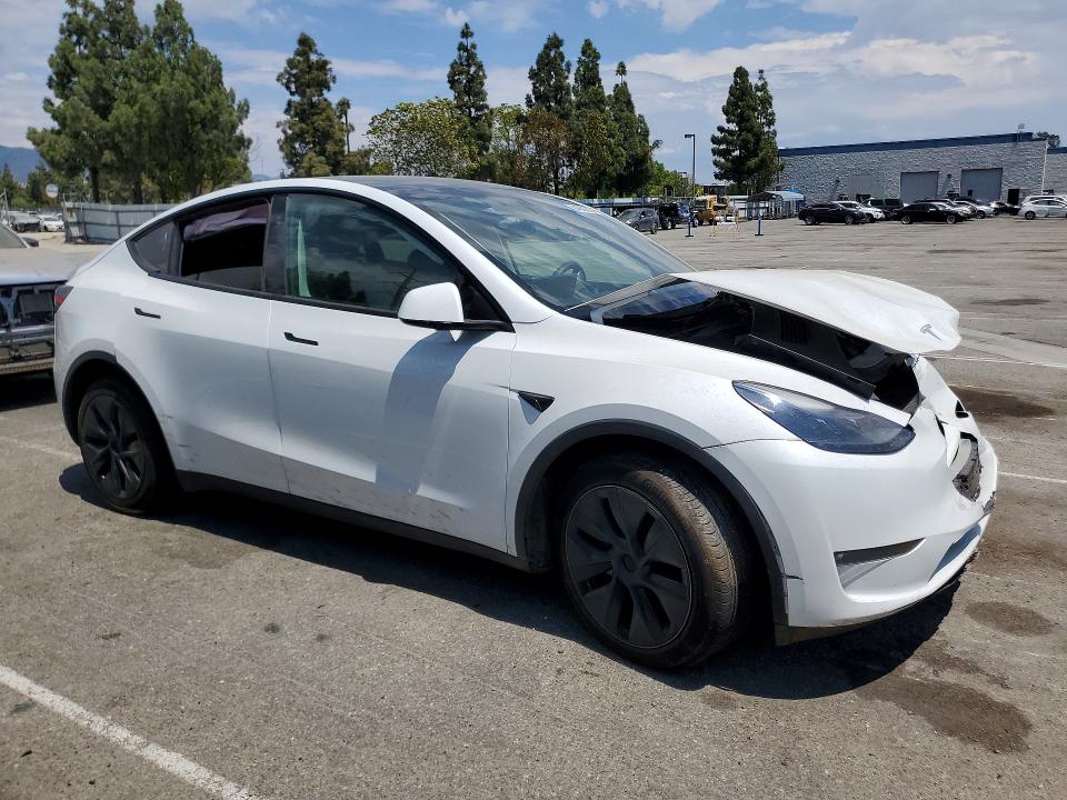 Снимка 4 от търг – 2024 TESLA MODEL Y с VIN 7SAYGDEE7RF114721