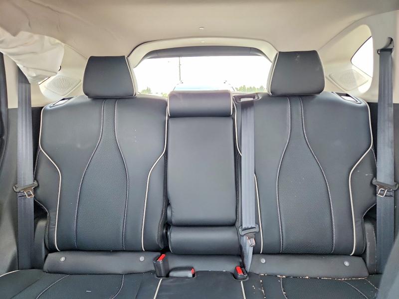 Photo 10 from auction – 2024 ACURA RDX with VIN 5J8TC2H79RL000271