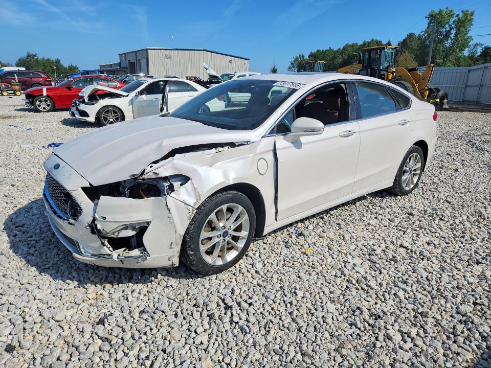 FORD FUSION 2019 with VIN 3FA6P0SU5KR145548 - Photo from auction
