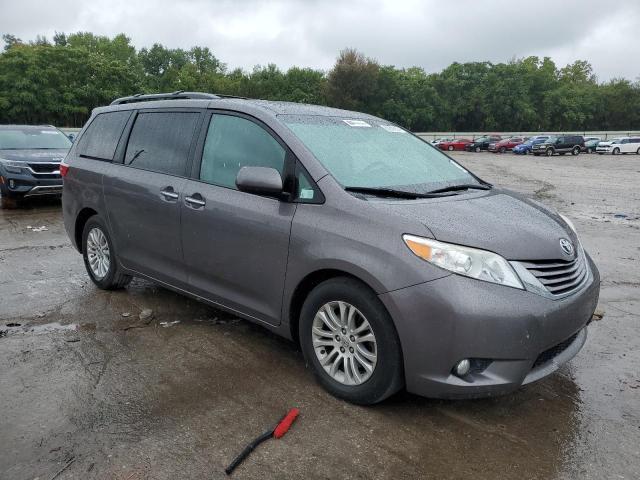 Photo 4 from auction – 2016 TOYOTA SIENNA XLE with VIN 5TDYK3DC7GS697225