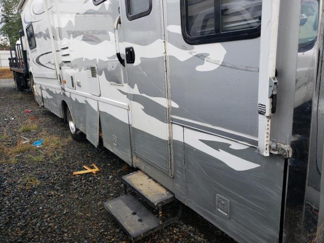 Photo 9 from auction – 2004 CHEVROLET MOTORHOME with VIN 1GBE5U1EX4F510081