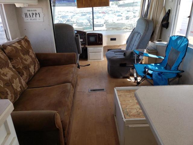 Photo 5 from auction – 2002 HOLR MOTORHOME with VIN 1RF51346X21021107