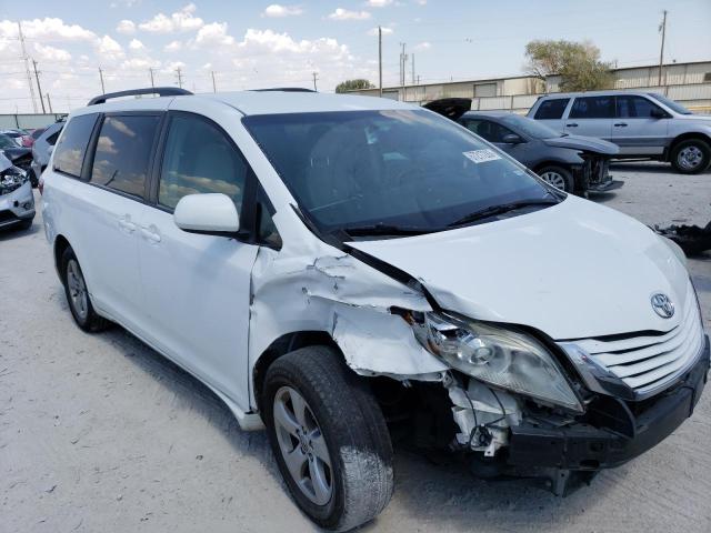 Photo 4 from auction – 2016 TOYOTA SIENNA LE with VIN 5TDKK3DC6GS716000