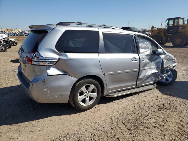 Photo 3 from auction – 2017 TOYOTA SIENNA LE with VIN 5TDKZ3DC6HS804543