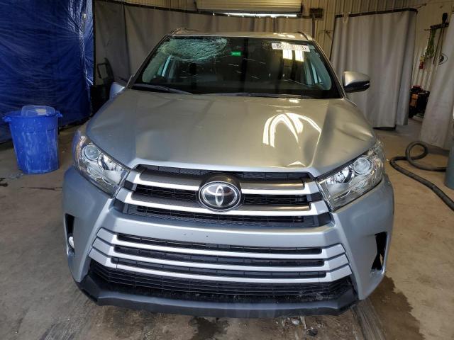Photo 5 from auction – 2019 TOYOTA HIGHLANDER with VIN 5TDKZRFH2KS558755
