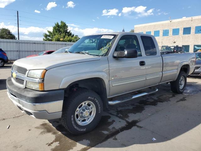 CHEVROLET silverado 2004 with VIN 1GCHK29204E266849 - Photo from auction