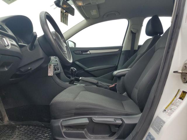 Photo 7 from auction – 2015 VOLKSWAGEN PASSAT S with VIN 1VWAT7A31FC069619