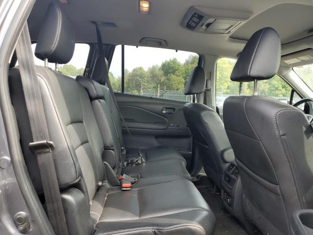 Photo 11 from auction – 2018 HONDA PILOT TOUR with VIN 5FNYF6H95JB009500