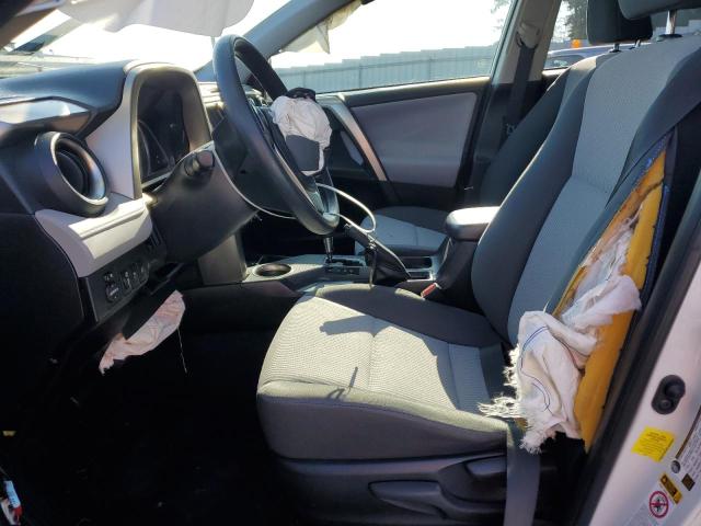 Photo 7 from auction – 2015 TOYOTA RAV4 LE with VIN JTMZFREV8FJ057354