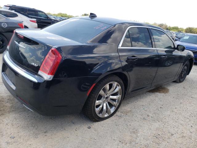Photo 3 from auction – 2017 CHRYSLER 300 LIMITE with VIN 2C3CCAAGXHH577586