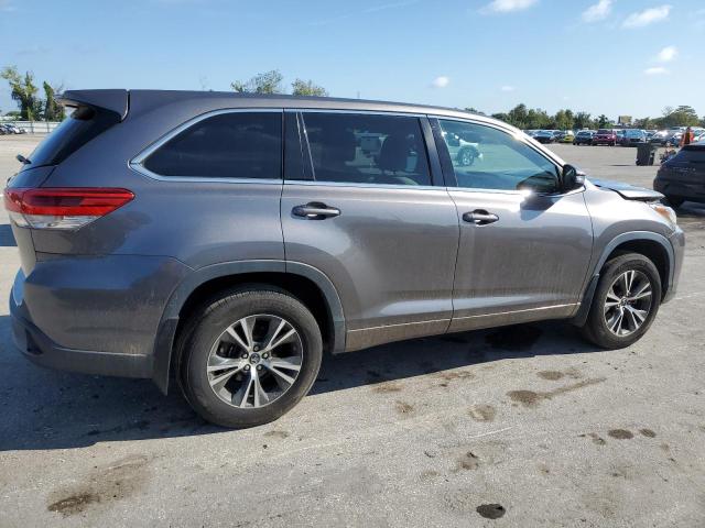 Снимка 3 от търг – 2018 TOYOTA HIGHLANDER с VIN 5TDBZRFH6JS497036