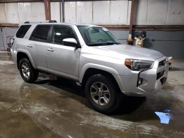 Photo 4 from auction – 2022 TOYOTA 4RUNNER SR with VIN JTEMU5JRXN6030011