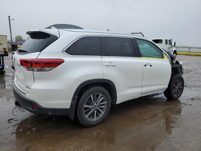 Photo 3 from auction – 2017 TOYOTA HIGHLANDER with VIN 5TDJZRFH8HS414258