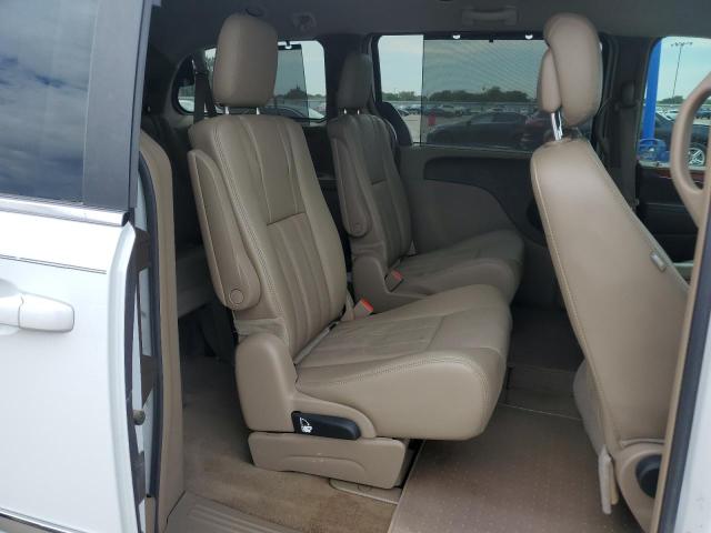 Photo 11 from auction – 2015 CHRYSLER TOWN & COU with VIN 2C4RC1BG9FR520162