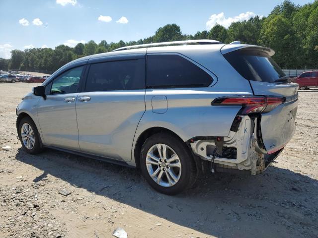 Photo 2 from auction – 2022 TOYOTA PLATINUM with VIN 5TDESKFC4NS052135