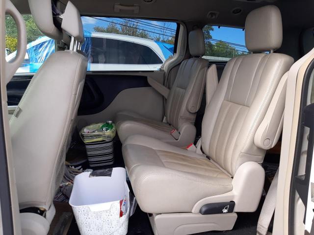 Photo 11 from auction – 2011 CHRYSLER TOWN & COU with VIN 2A4RR8DG2BR798846