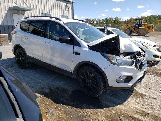 Снимка 4 от търг – 2017 FORD ESCAPE SE с VIN 1FMCU0GD4HUC44535