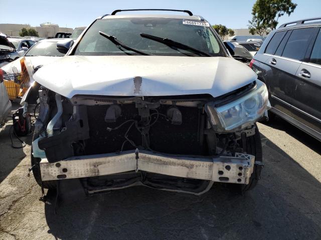 Photo 5 from auction – 2017 TOYOTA HIGHLANDER with VIN 5TDDZRFH4HS364083
