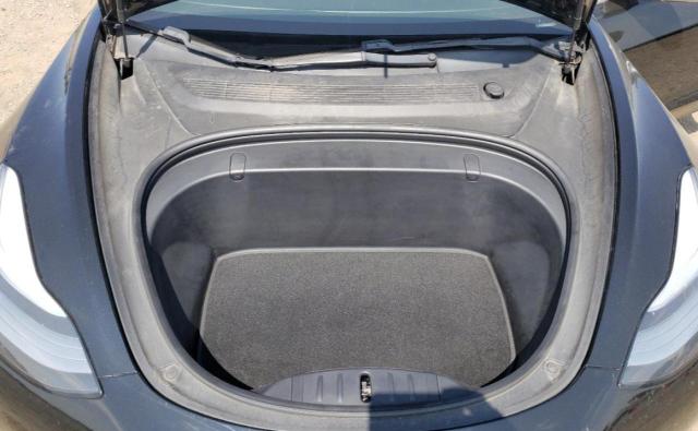 Photo 11 from auction – 2018 TESLA MODEL 3 with VIN 5YJ3E1EAXJF166325