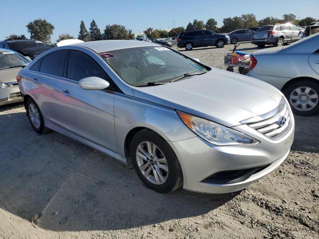 Photo 4 from auction – 2014 HYUNDAI SONATA GLS with VIN 5NPEB4AC6EH851701