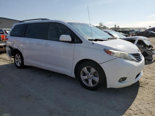 Photo 4 from auction – 2014 TOYOTA SIENNA LE with VIN 5TDKK3DC1ES512637