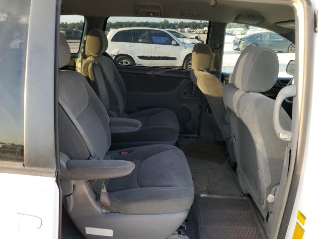 Photo 11 from auction – 2004 TOYOTA SIENNA CE with VIN 5TDZA23C94S037833