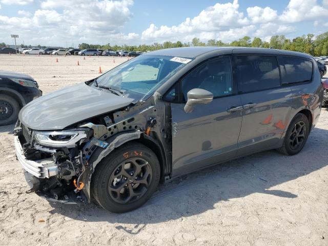CHRYSLER PACIFICA H 2022 with VIN 2C4RC1L75NR173569 - Photo from auction