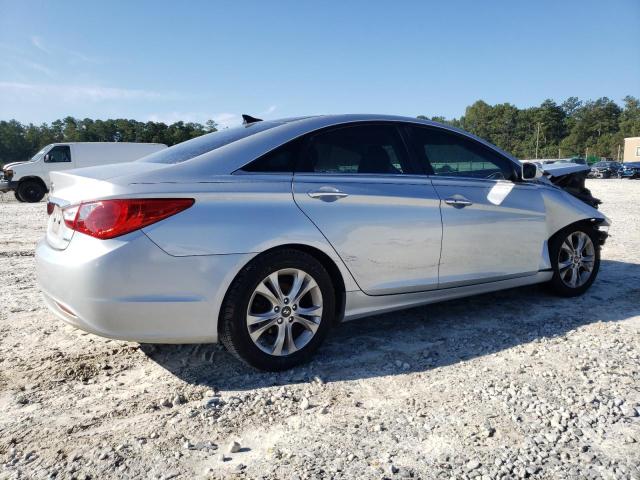 Photo 3 from auction – 2012 HYUNDAI SONATA SE with VIN 5NPEC4AC7CH385299