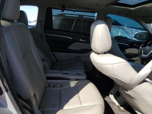 Photo 11 from auction – 2017 TOYOTA HIGHLANDER with VIN 5TDDZRFH4HS364083
