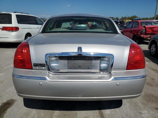 Photo 6 from auction – 2003 LINCOLN TOWN CAR E with VIN 1LNHM81W33Y649494